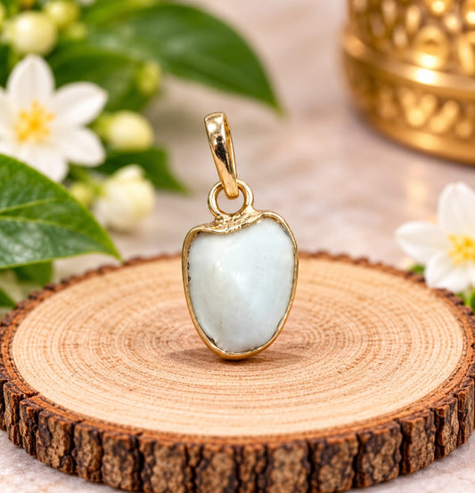 WHITE MACHMANI PENDANT