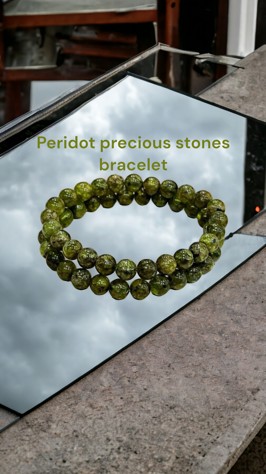 Peridot precious stones bracelet